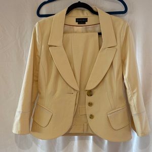 Beautiful Zenobia suit eggshell yellow or ecru Canadian size 8 .